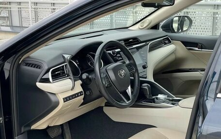 Toyota Camry, 2018 год, 3 270 000 рублей, 5 фотография