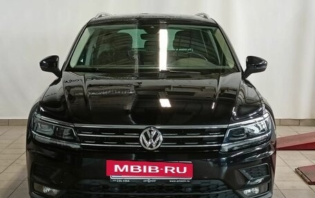 Volkswagen Tiguan II, 2019 год, 2 690 000 рублей, 2 фотография