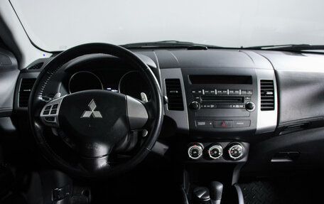 Mitsubishi Outlander III рестайлинг 3, 2010 год, 1 690 000 рублей, 12 фотография