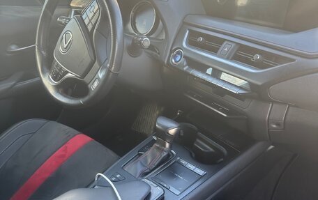 Lexus UX I, 2019 год, 3 100 000 рублей, 5 фотография