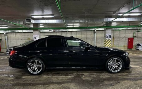 Mercedes-Benz E-Класс, 2016 год, 3 950 000 рублей, 8 фотография