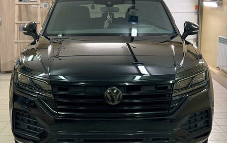 Volkswagen Touareg III, 2019 год, 5 950 000 рублей, 2 фотография