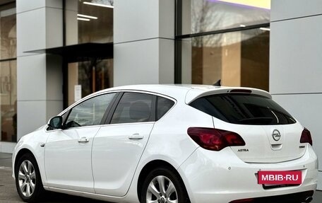 Opel Astra J, 2011 год, 970 000 рублей, 2 фотография