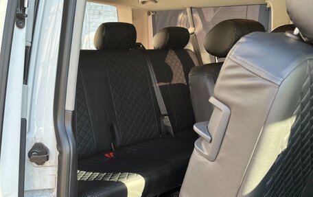 Volkswagen Caravelle T6 рестайлинг, 2018 год, 4 000 000 рублей, 5 фотография