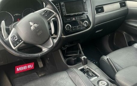 Mitsubishi Outlander III рестайлинг 3, 2012 год, 1 780 000 рублей, 5 фотография