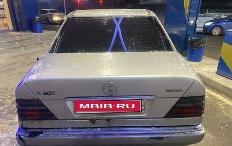 Mercedes-Benz E-Класс, 1993 год, 300 000 рублей, 6 фотография