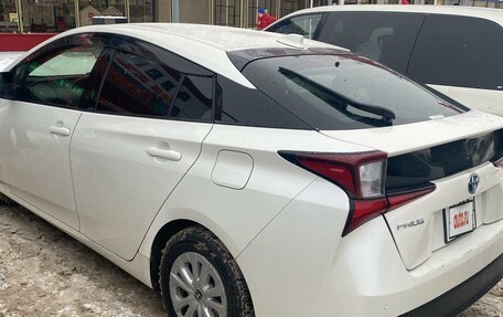 Toyota Prius IV XW50, 2019 год, 2 160 000 рублей, 4 фотография