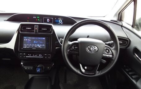 Toyota Prius IV XW50, 2019 год, 2 160 000 рублей, 3 фотография