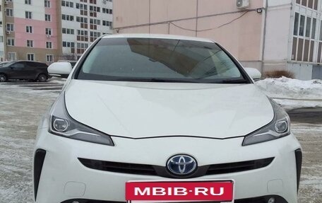 Toyota Prius IV XW50, 2019 год, 2 160 000 рублей, 2 фотография