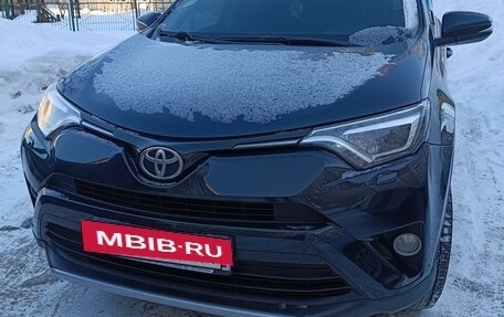 Toyota RAV4, 2017 год, 3 070 000 рублей, 6 фотография
