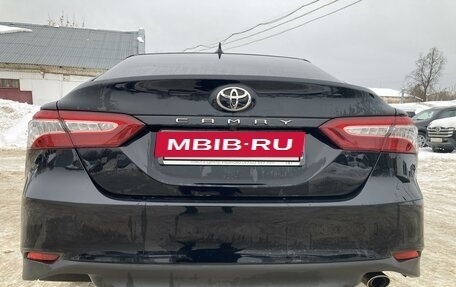 Toyota Camry, 2021 год, 3 600 000 рублей, 4 фотография