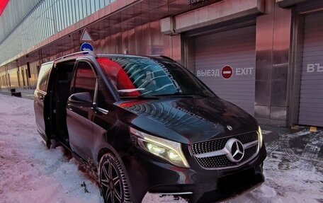 Mercedes-Benz V-Класс, 2019 год, 6 400 000 рублей, 2 фотография