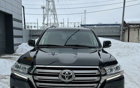 Toyota Land Cruiser 200, 2017 год, 9 100 000 рублей, 2 фотография