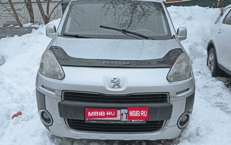 Peugeot Partner II рестайлинг 2, 2012 год, 685 000 рублей, 2 фотография