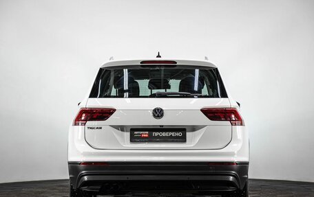 Volkswagen Tiguan II, 2018 год, 2 499 000 рублей, 5 фотография