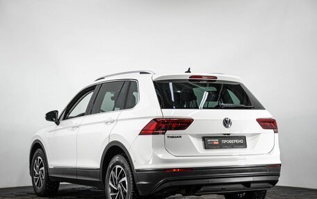 Volkswagen Tiguan II, 2018 год, 2 499 000 рублей, 6 фотография