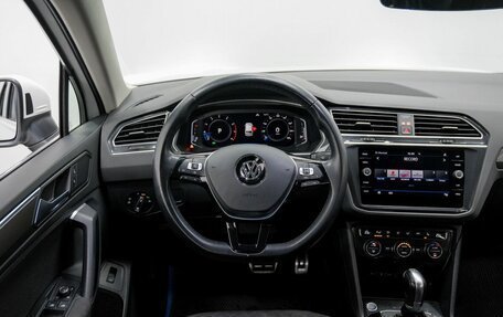 Volkswagen Tiguan II, 2018 год, 2 499 000 рублей, 16 фотография