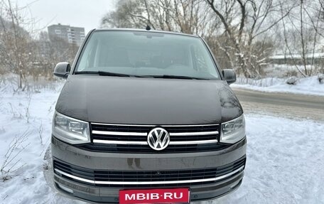 Volkswagen Multivan T6 рестайлинг, 2017 год, 4 100 000 рублей, 3 фотография