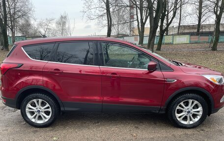 Ford Escape III, 2018 год, 1 590 000 рублей, 2 фотография