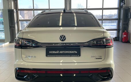 Volkswagen Tiguan II, 2023 год, 5 700 000 рублей, 4 фотография
