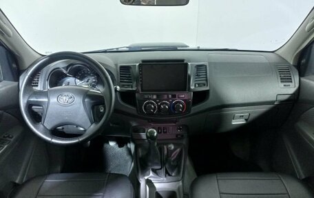 Toyota Hilux VII, 2013 год, 1 875 000 рублей, 11 фотография