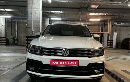 Volkswagen Tiguan II, 2019 год, 3 940 000 рублей, 3 фотография