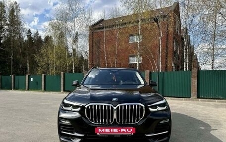 BMW X5, 2018 год, 5 400 000 рублей, 2 фотография