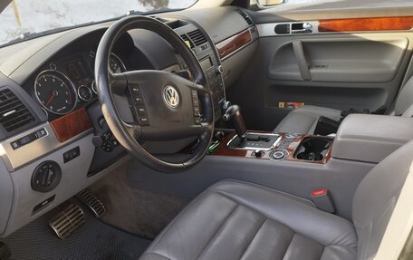Volkswagen Touareg III, 2003 год, 900 000 рублей, 5 фотография