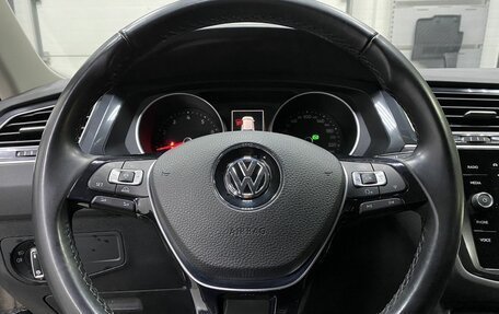 Volkswagen Tiguan II, 2018 год, 2 699 000 рублей, 19 фотография