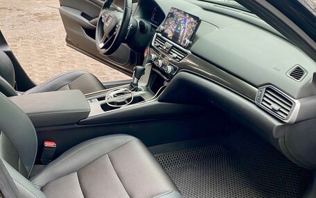 Honda Accord IX рестайлинг, 2019 год, 2 720 000 рублей, 15 фотография