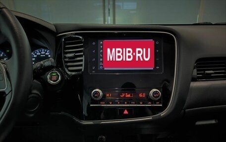 Mitsubishi Outlander III рестайлинг 3, 2020 год, 2 350 000 рублей, 6 фотография