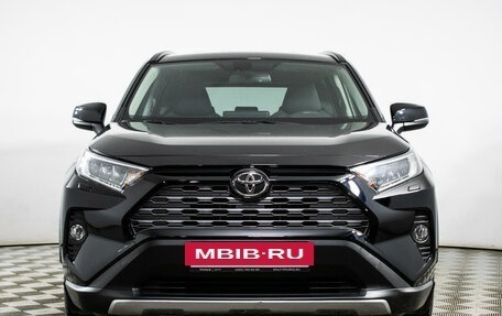 Toyota RAV4, 2020 год, 3 650 000 рублей, 2 фотография