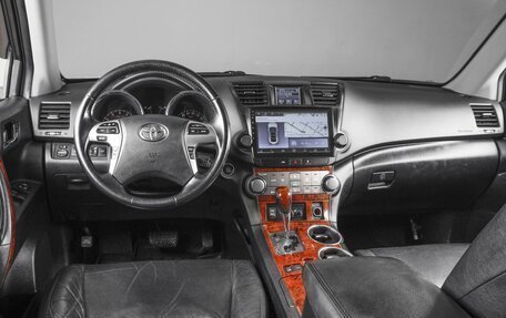Toyota Highlander III, 2012 год, 2 629 000 рублей, 6 фотография