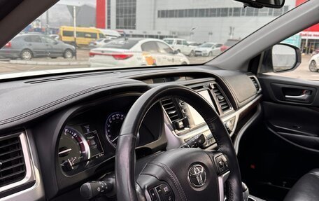 Toyota Highlander III, 2015 год, 3 285 000 рублей, 10 фотография