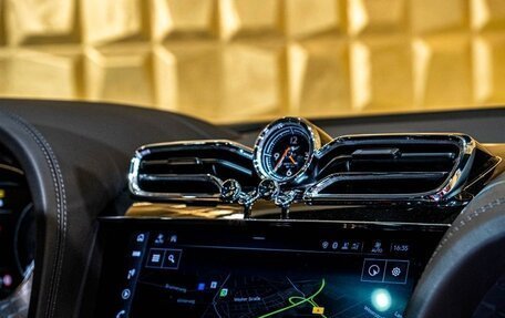 Bentley Bentayga I, 2023 год, 36 000 000 рублей, 17 фотография