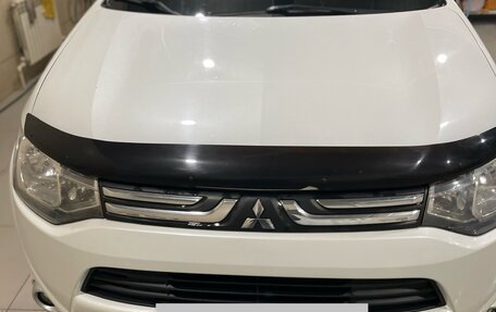Mitsubishi Outlander III рестайлинг 3, 2014 год, 2 300 000 рублей, 12 фотография