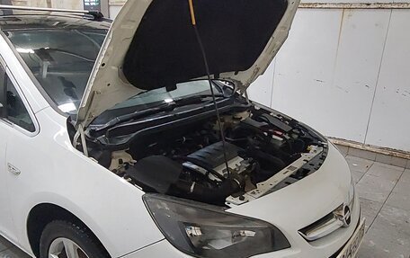 Opel Astra J, 2013 год, 1 050 000 рублей, 33 фотография