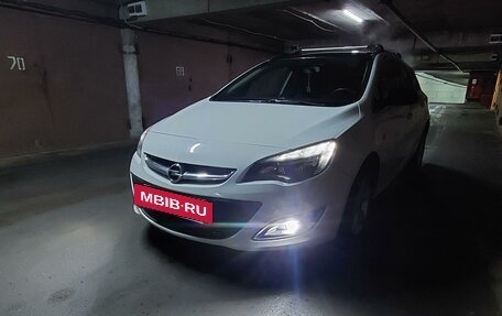 Opel Astra J, 2013 год, 1 050 000 рублей, 38 фотография
