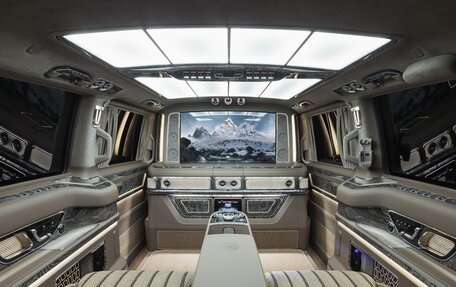Mercedes-Benz V-Класс, 2023 год, 42 000 000 рублей, 3 фотография