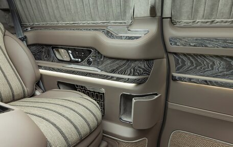 Mercedes-Benz V-Класс, 2023 год, 42 000 000 рублей, 39 фотография