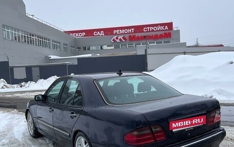Mercedes-Benz E-Класс, 1999 год, 440 000 рублей, 3 фотография