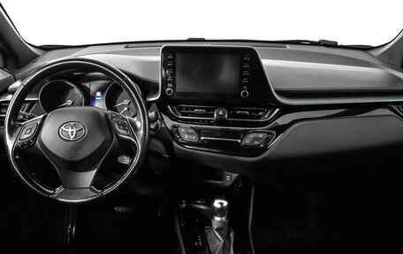 Toyota C-HR I рестайлинг, 2020 год, 2 725 000 рублей, 12 фотография