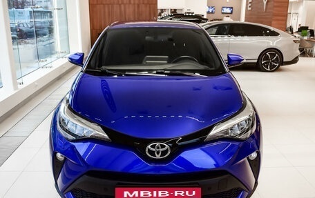 Toyota C-HR I рестайлинг, 2020 год, 2 725 000 рублей, 3 фотография