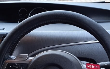 Mazda Biante, 2013 год, 1 600 000 рублей, 4 фотография