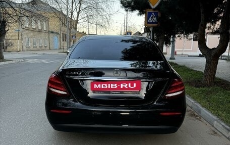 Mercedes-Benz E-Класс, 2019 год, 3 250 000 рублей, 4 фотография