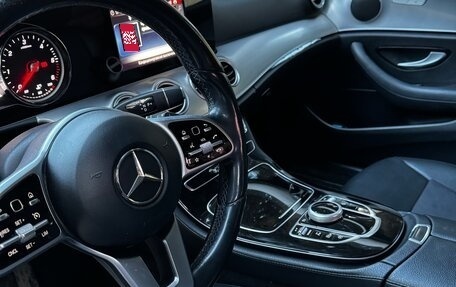 Mercedes-Benz E-Класс, 2019 год, 3 250 000 рублей, 8 фотография