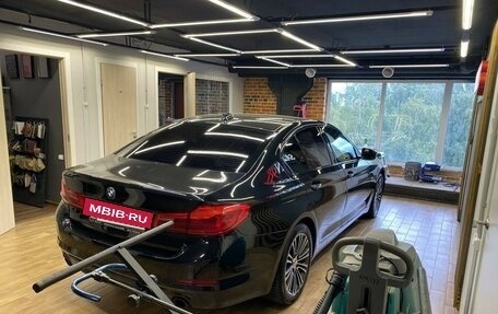 BMW 5 серия, 2018 год, 2 790 000 рублей, 2 фотография