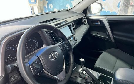 Toyota RAV4, 2017 год, 2 600 000 рублей, 15 фотография