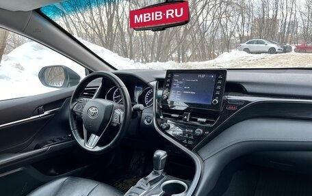 Toyota Camry, 2021 год, 3 550 000 рублей, 5 фотография