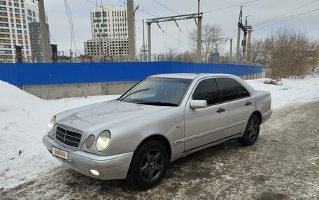 Mercedes-Benz E-Класс, 1996 год, 650 000 рублей, 2 фотография
